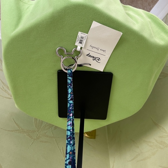VERA BRADLEY DISNEY BREAKAWAY LANYARD:NWT MICKEY & MINNIE'S VINE FLORAL - Picture 8 of 11